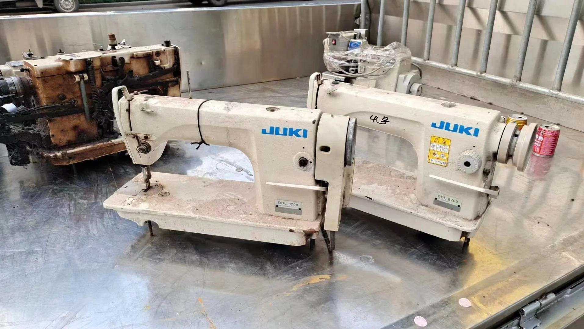 Used Jukis Ddl 8700 Single Lockstitch Machine Flat Sewing Machine