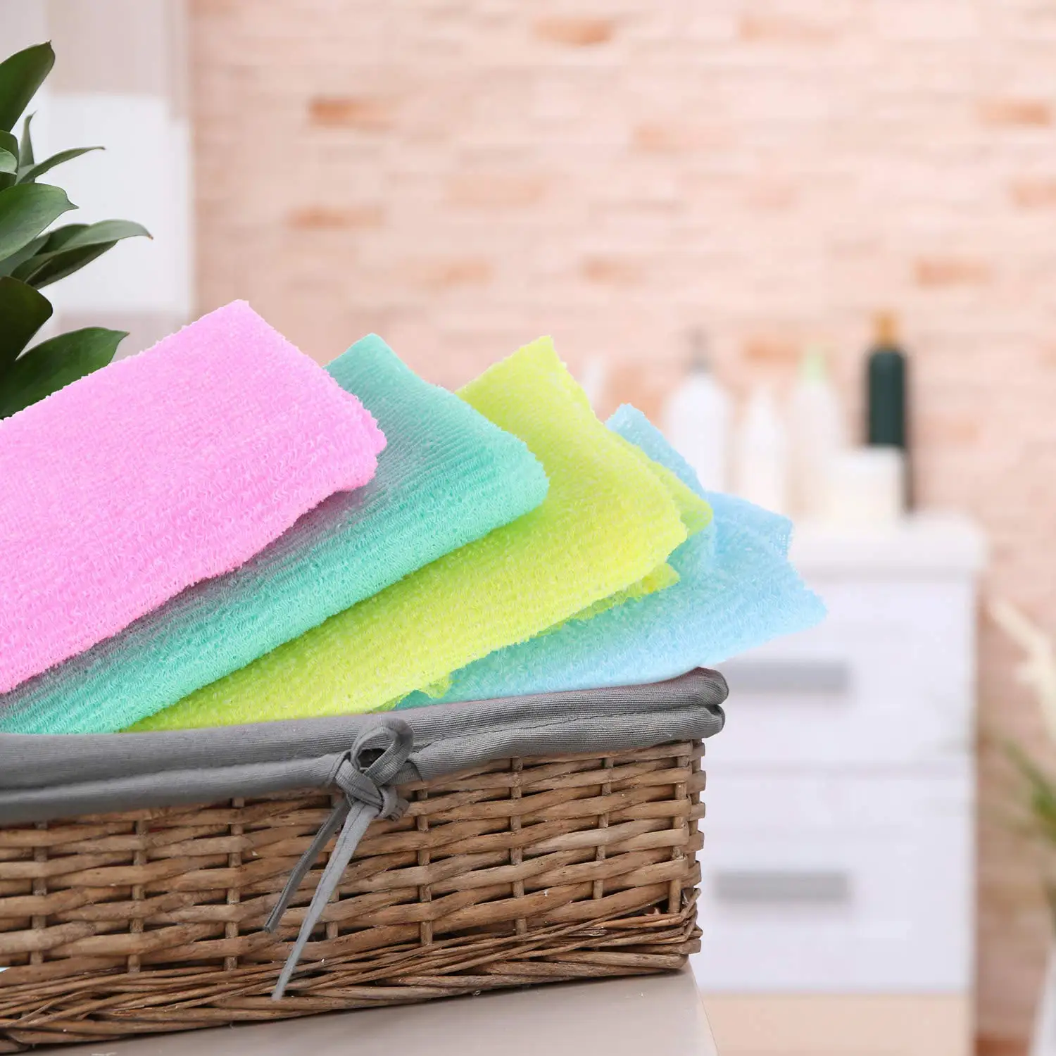 Quesuc 4 Pieces Beauty Skin Bath Wash Towel Exfoliating Bath Cloth Magic Shower Washcloth for Body 35 Inches 4 