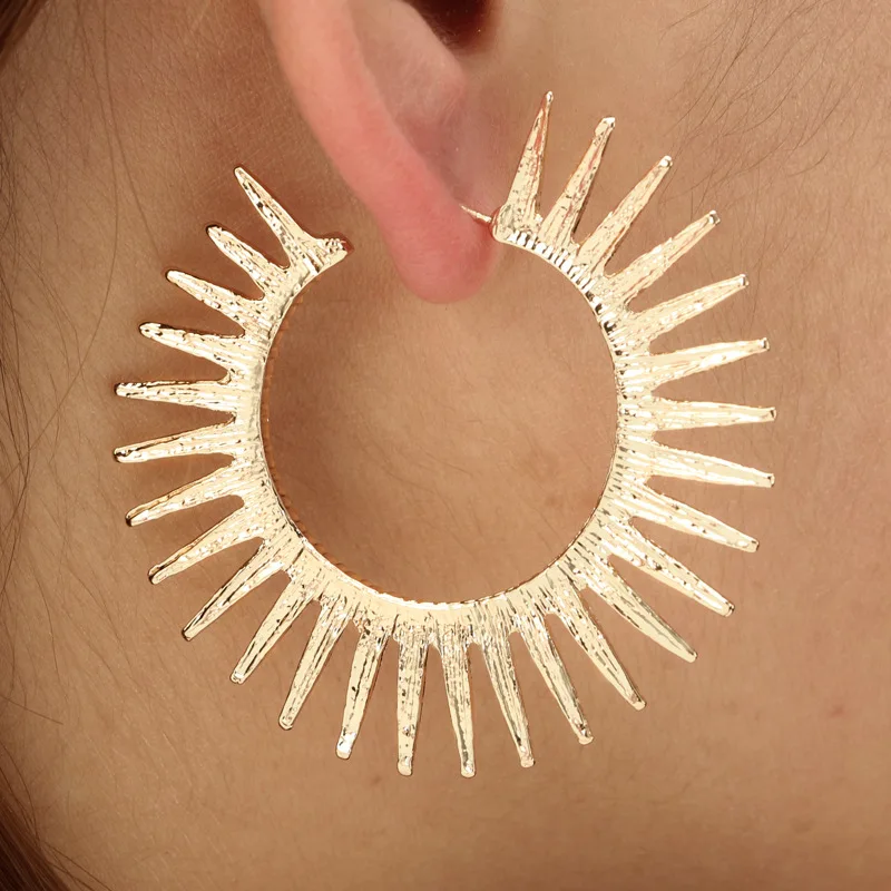 2020 休闲朋克风格饰品大圆形太阳金螺柱齿轮耳环锌合金耳环