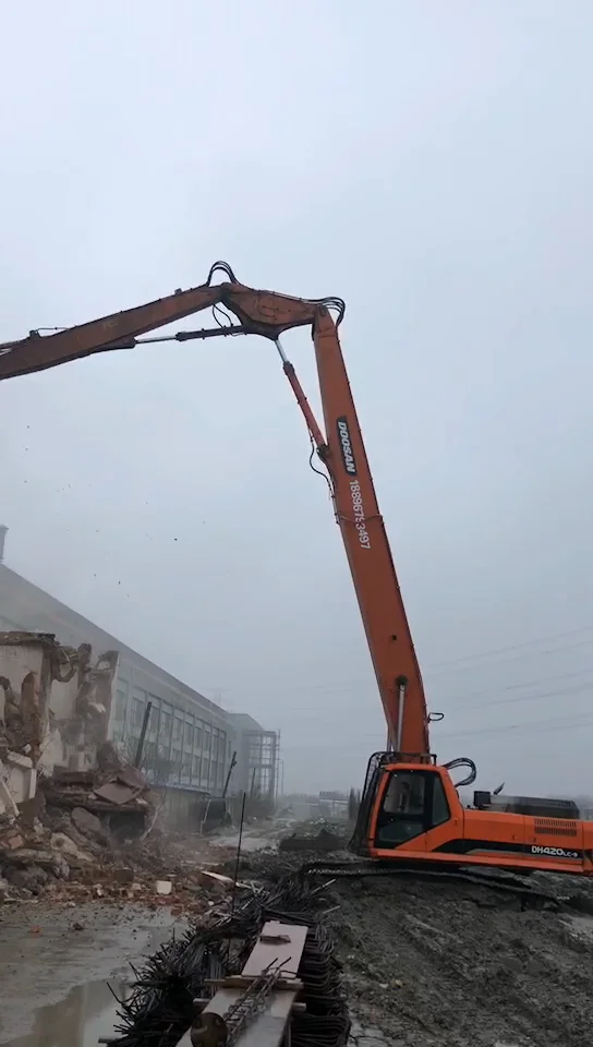 三款长臂和手臂的 cat320 挖掘机