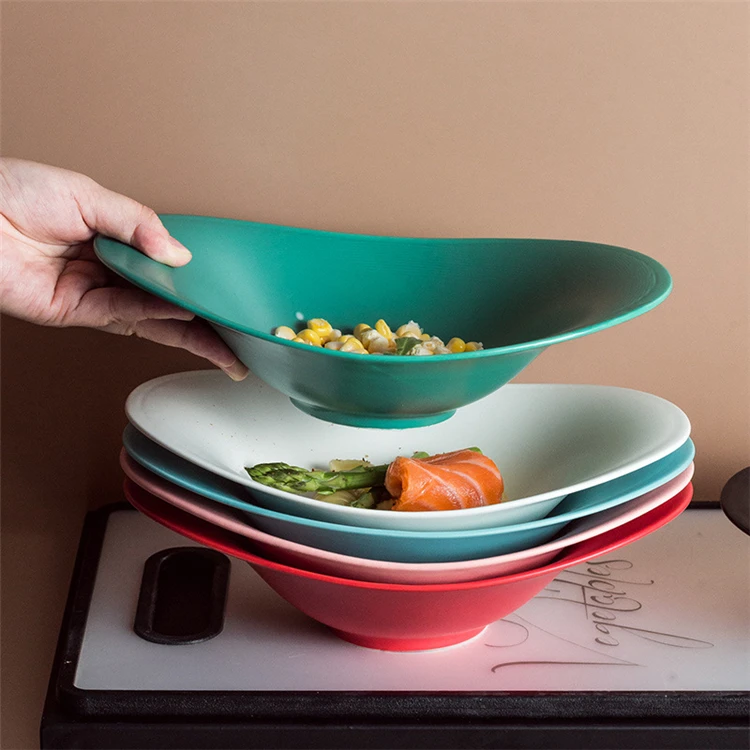 New design custom logo unique shae black ceramic pasta fruit salad bowl for restaurant