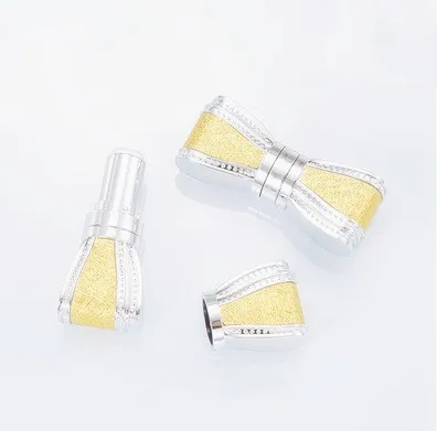 batteryfly lipstick01.jpg