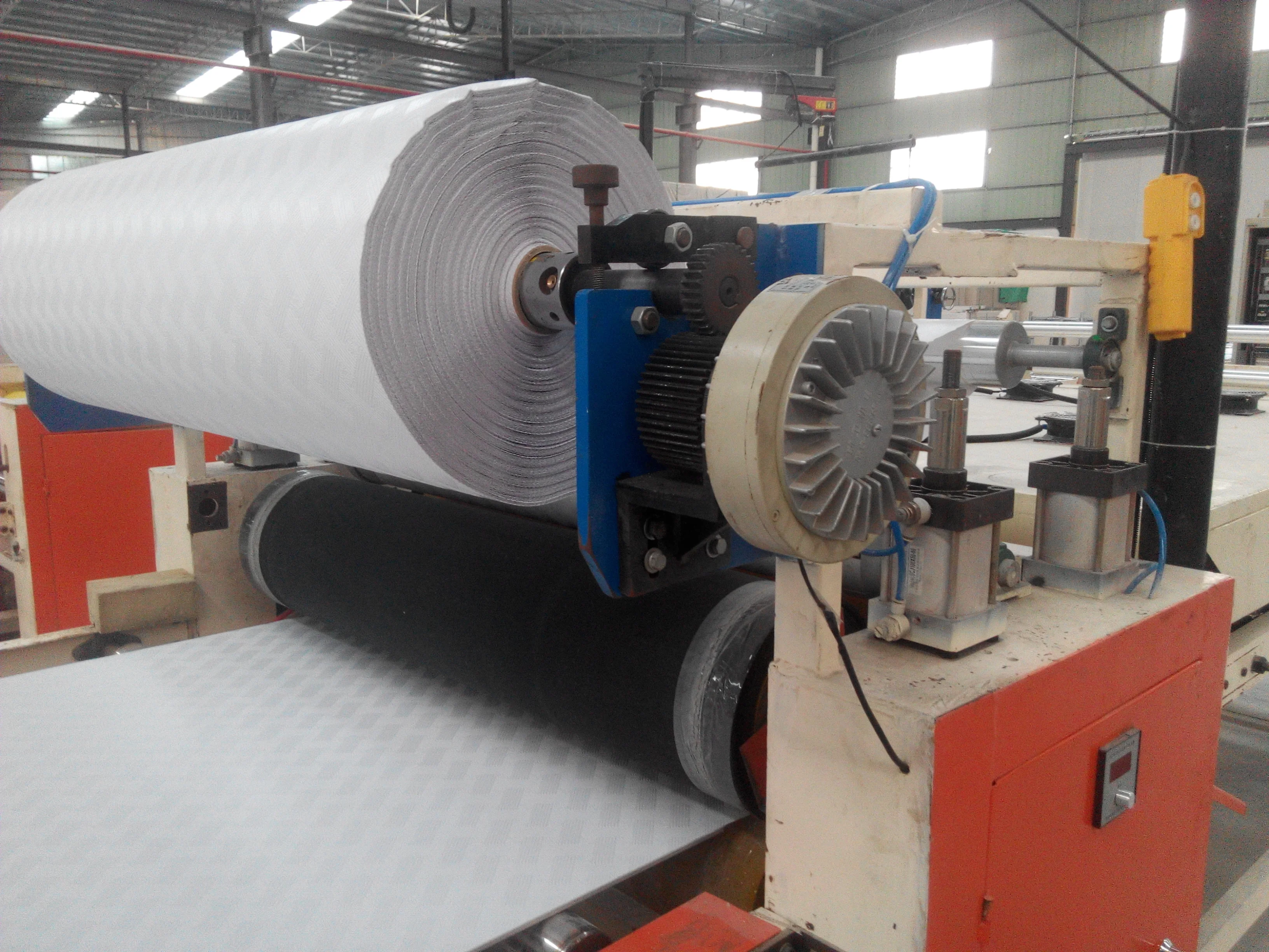 Board false. Станок для ламинации гипсокартона. Gypsum Board PVC Laminating Production line. Односторонний ламинатор гипсокартона. Оборудование для экструзионной ламинации фольги.