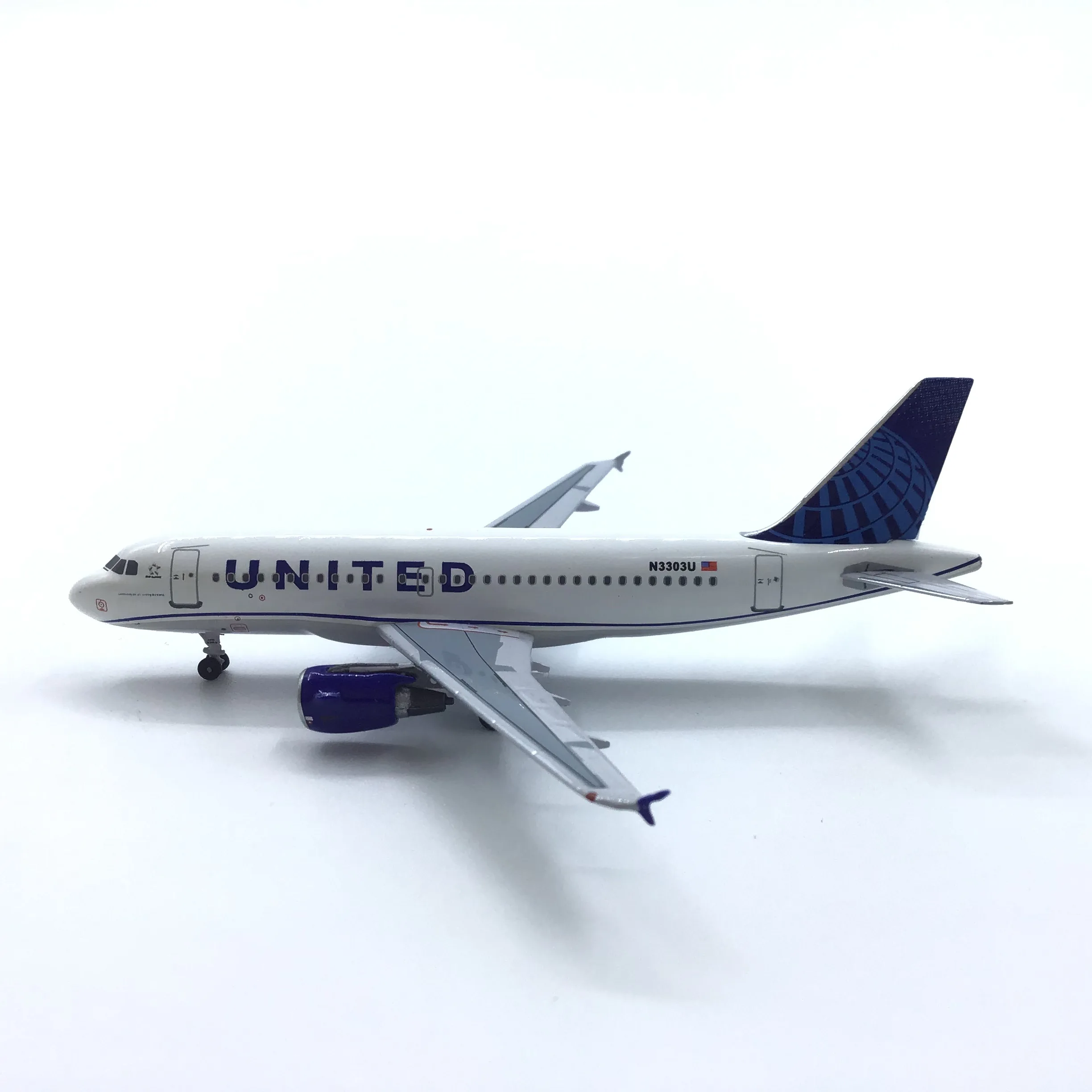 Customized 1:400 Scale Airbus A319 Collectible Airplane Models New Color  N3303u For United - Buy United Airplanes Models,United Model,A319 Model  Product on Alibaba.com
