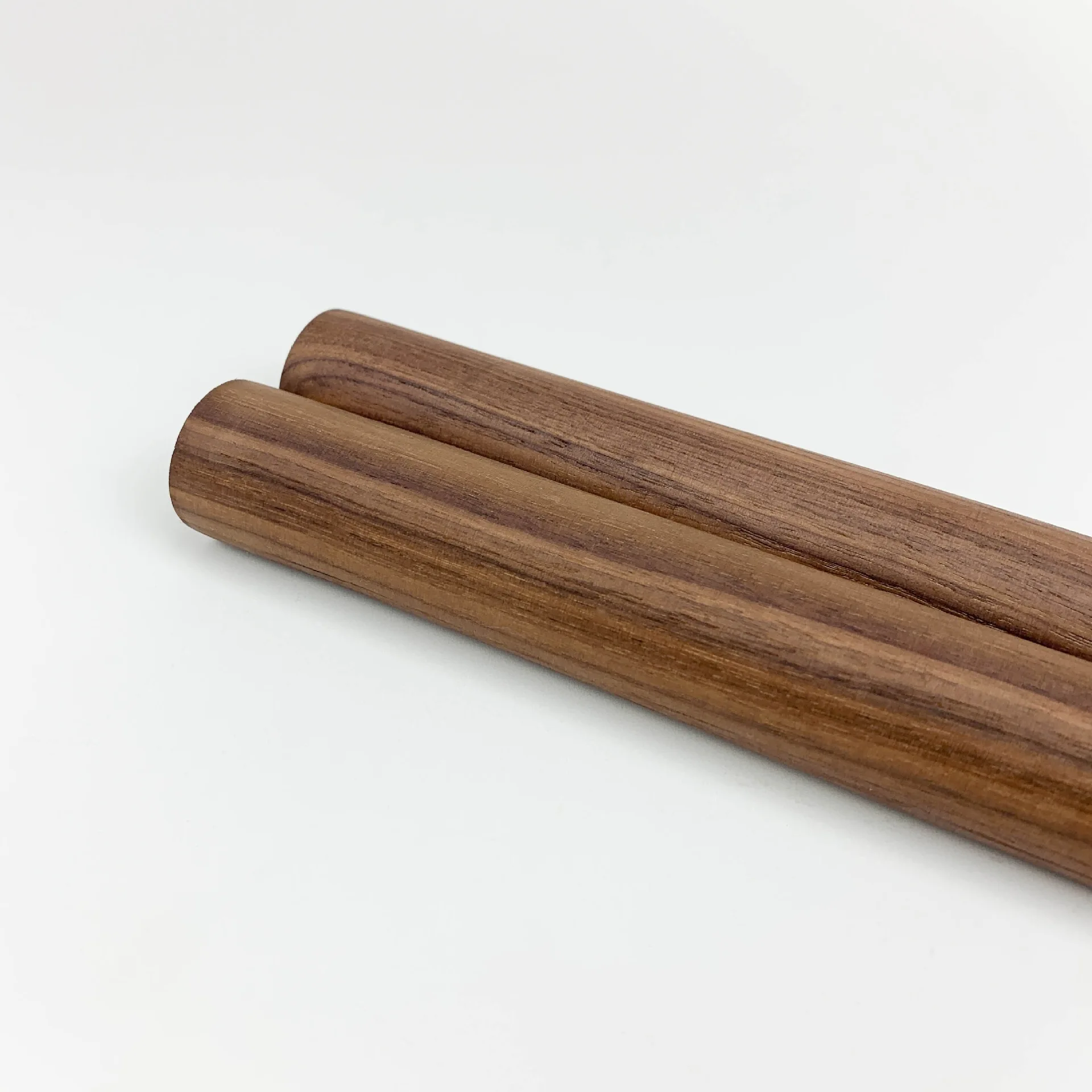 Unfinished Natural Walnut Wooden Round Massage Stick Hardwood Dowel Rods Craft Sticks Wholesale