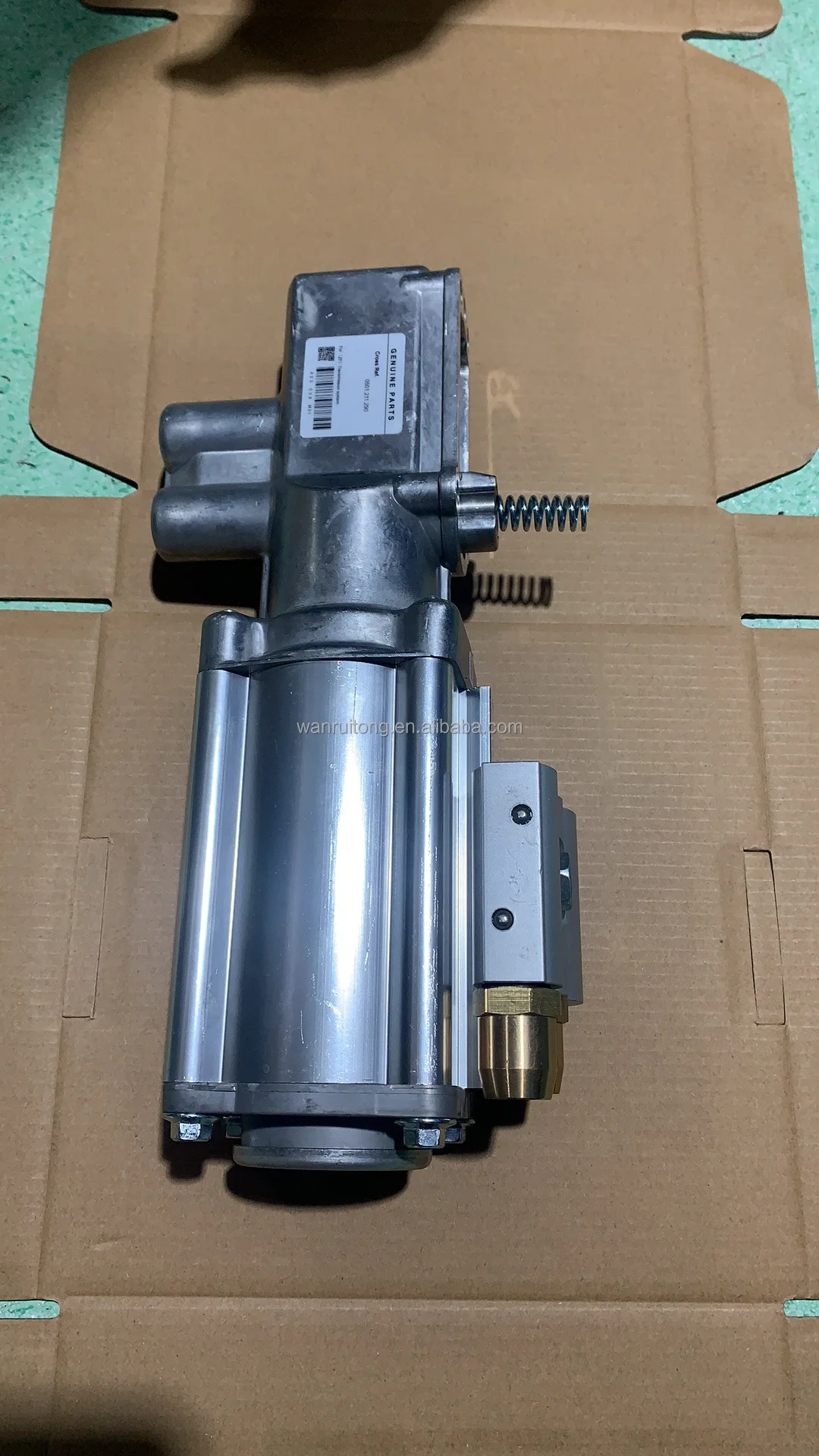 VIT 0501211805 shift cylinder with valve for  Heavy Duty Truck factory