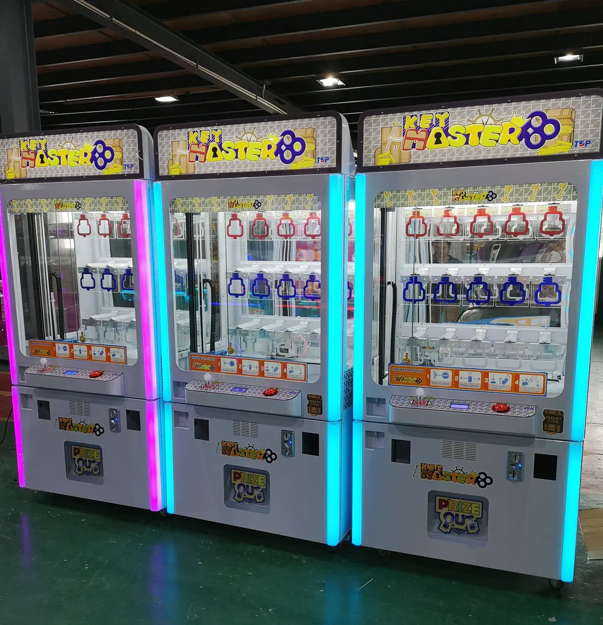 School Bus Claw Crane Machine Big Claw Machine 6 Players Claw Machine