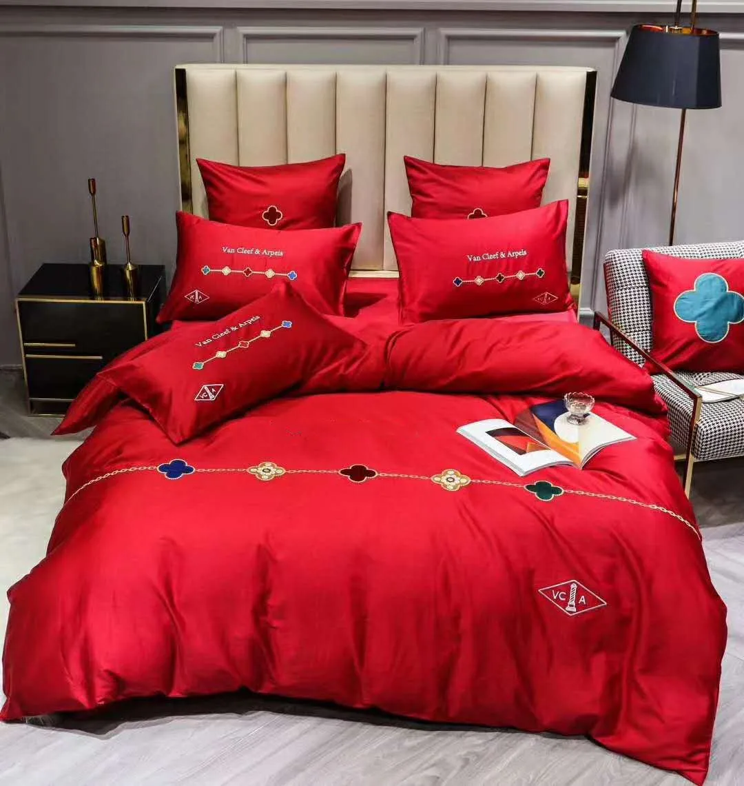 luxury bedding set (1).jpg