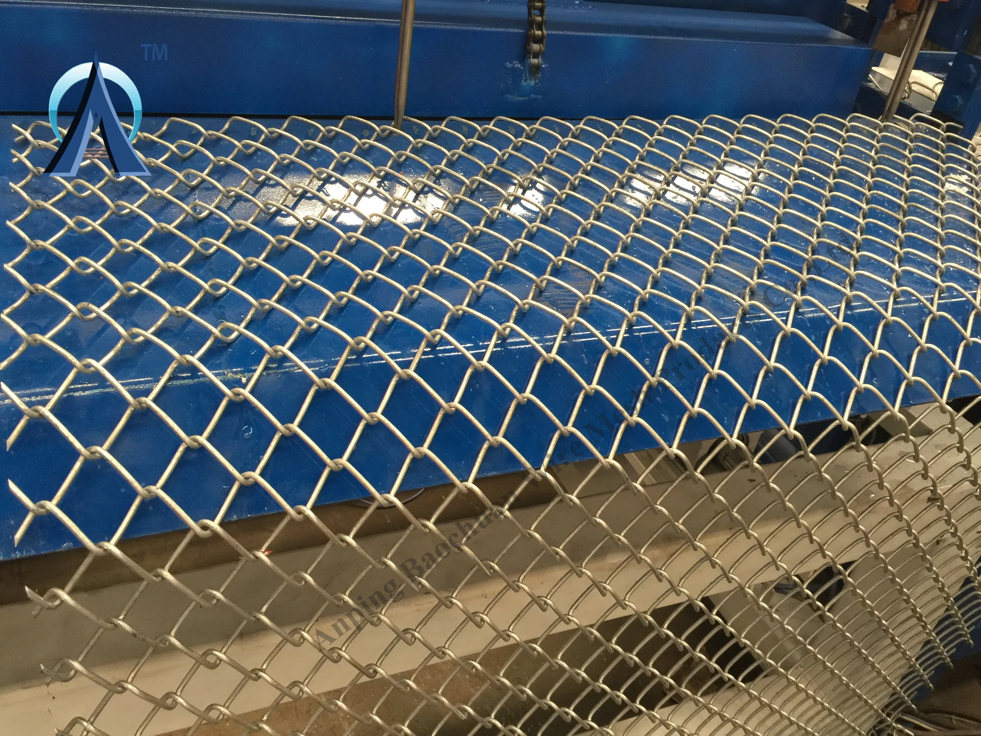 Wire diameter 1.8 mm to 4 mm high output automatic chain link machine.jpg