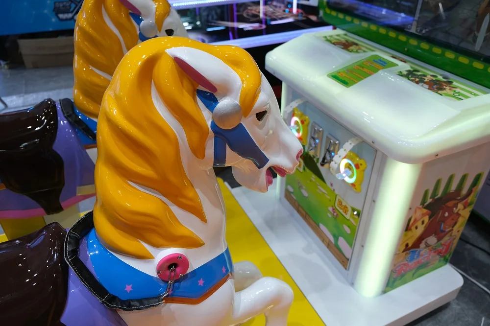 投币式街机赛马摇摆机游戏机出售 - buy 投币式儿童骑游戏机,游乐儿童