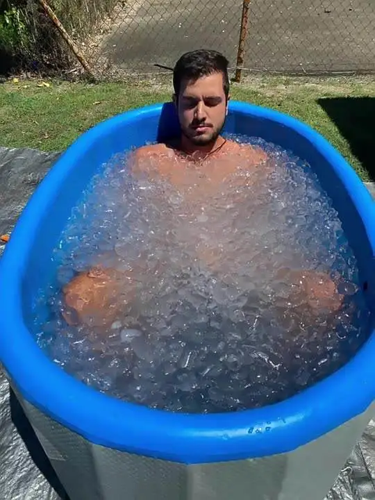 Super Lightweight Inflatable Ice Bath Pool / Ice Barrel Designed For Ice Bath Therapy Buy