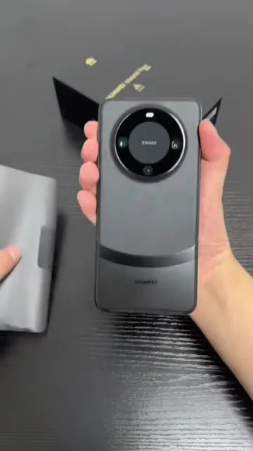 Huawei Mate 60 Pro Plus - Advanced Smartphone for AI Life