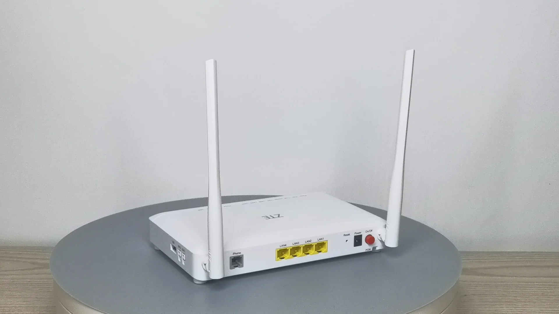 High Quality F670l V90 4ge 1pots 1fxs 24g 5g Dual Band Wifi Gpon Onu For Zte Original New 6559