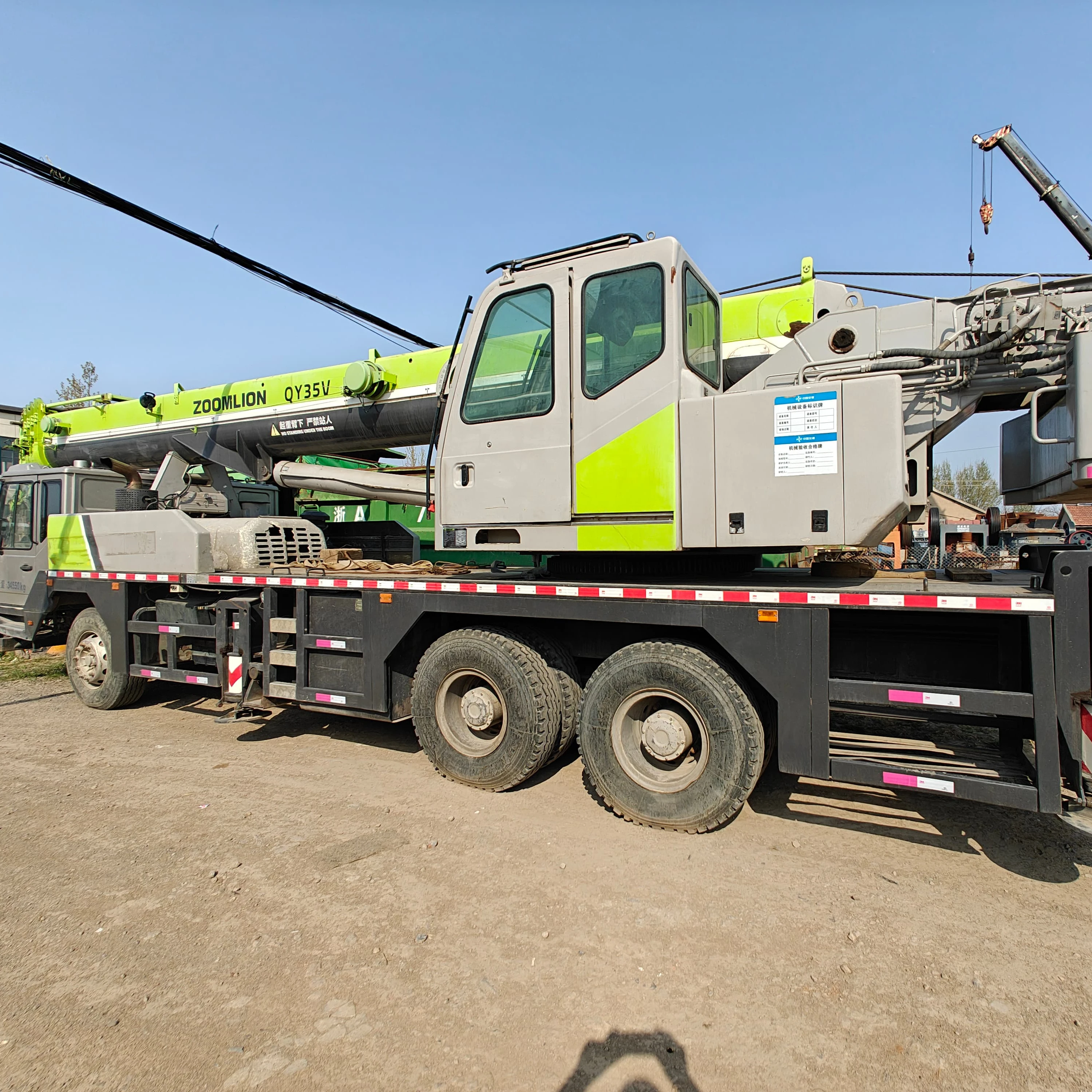 Second-hand Zoomlion Mobile Crane - Heavy Lifting Solutions