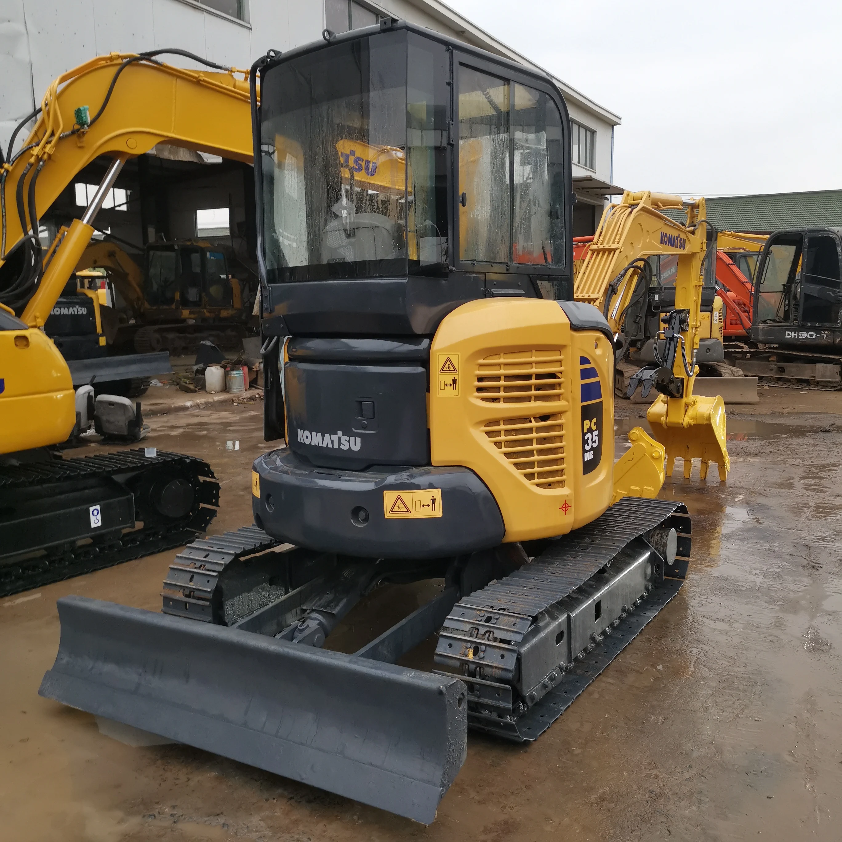 Used Komatsu Pc35 Excavator Machine Mini Excavator 3.5 Ton Rubber Track