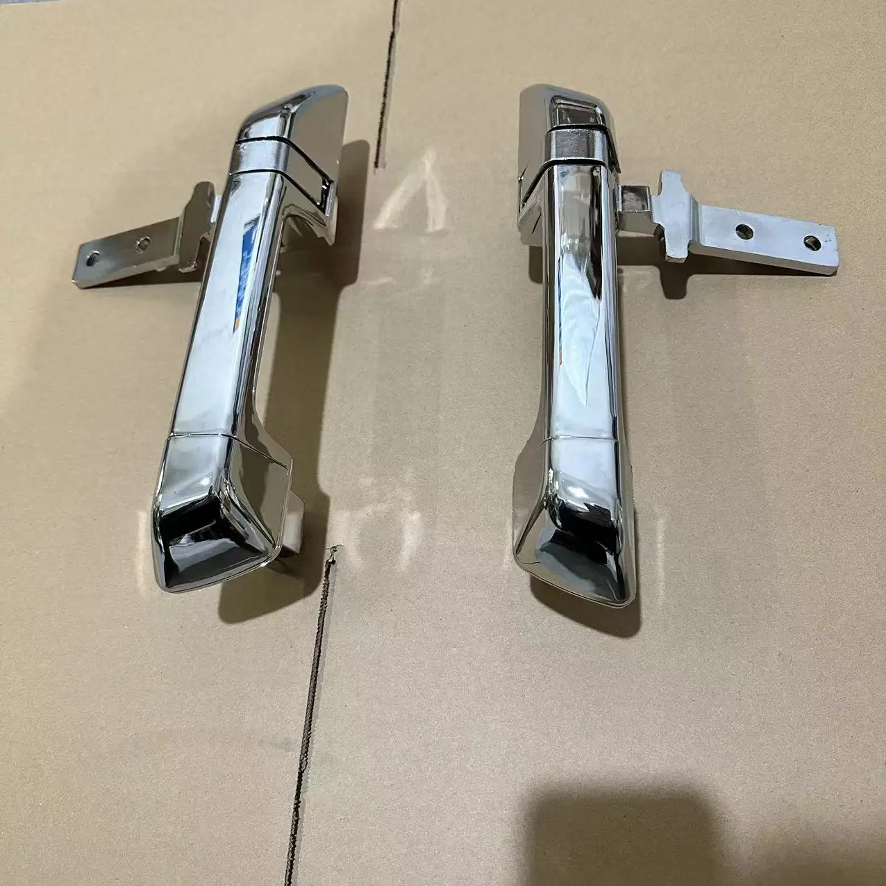 Japanese Truck New HIN 700 Chrome Handle details