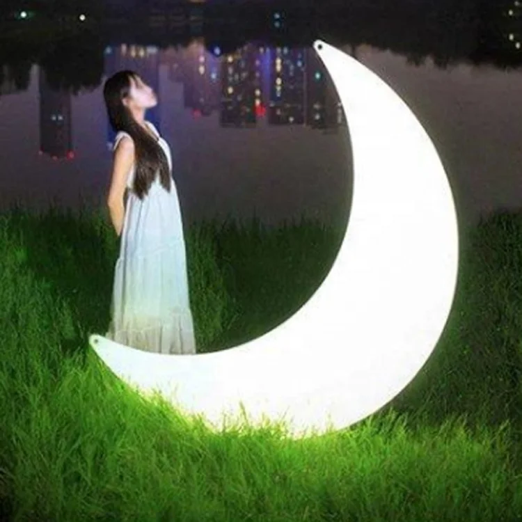 swing moon led.jpg
