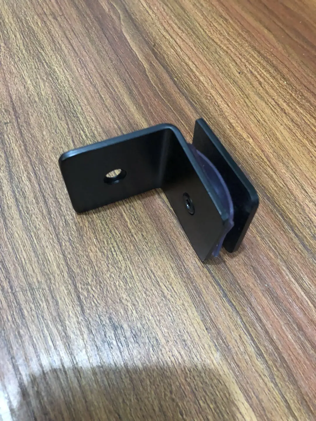 哑光黑色方形壁挂式夹具 90 度墙面玻璃夹具 - buy 墙上的玻璃夹子