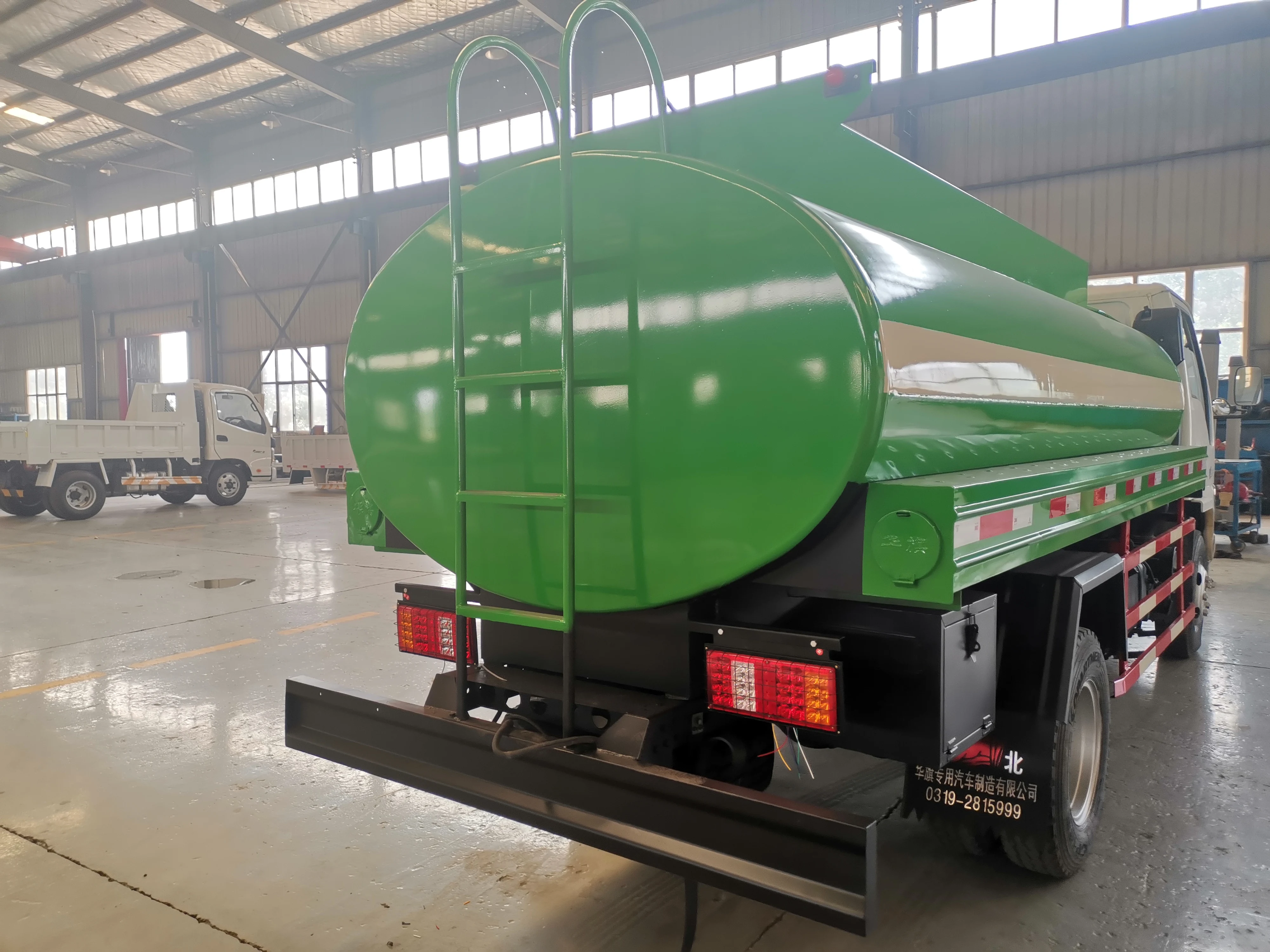 Cheap Price Fuel Tanker Truck 5000 Liters Isuzu Fuel Tanker Truck For