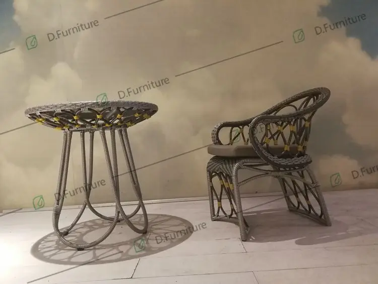 Classical Garden Rattan Patio Table and Chairs Outdoor Dining Set