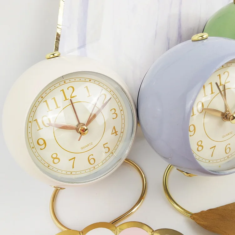 Creative Products 2021 Round Shape Domed Glass Metal Table Quartz Alarm