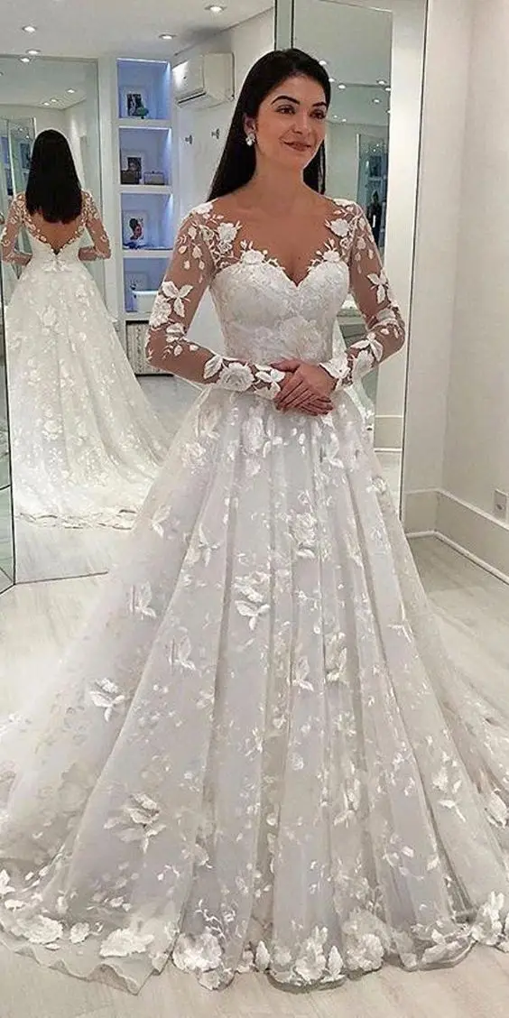 Chic White Retro Lace Wedding Dresses V-neck Long Sleeve Backless Wedding Gown Draped Sweep Train Bridal Dress