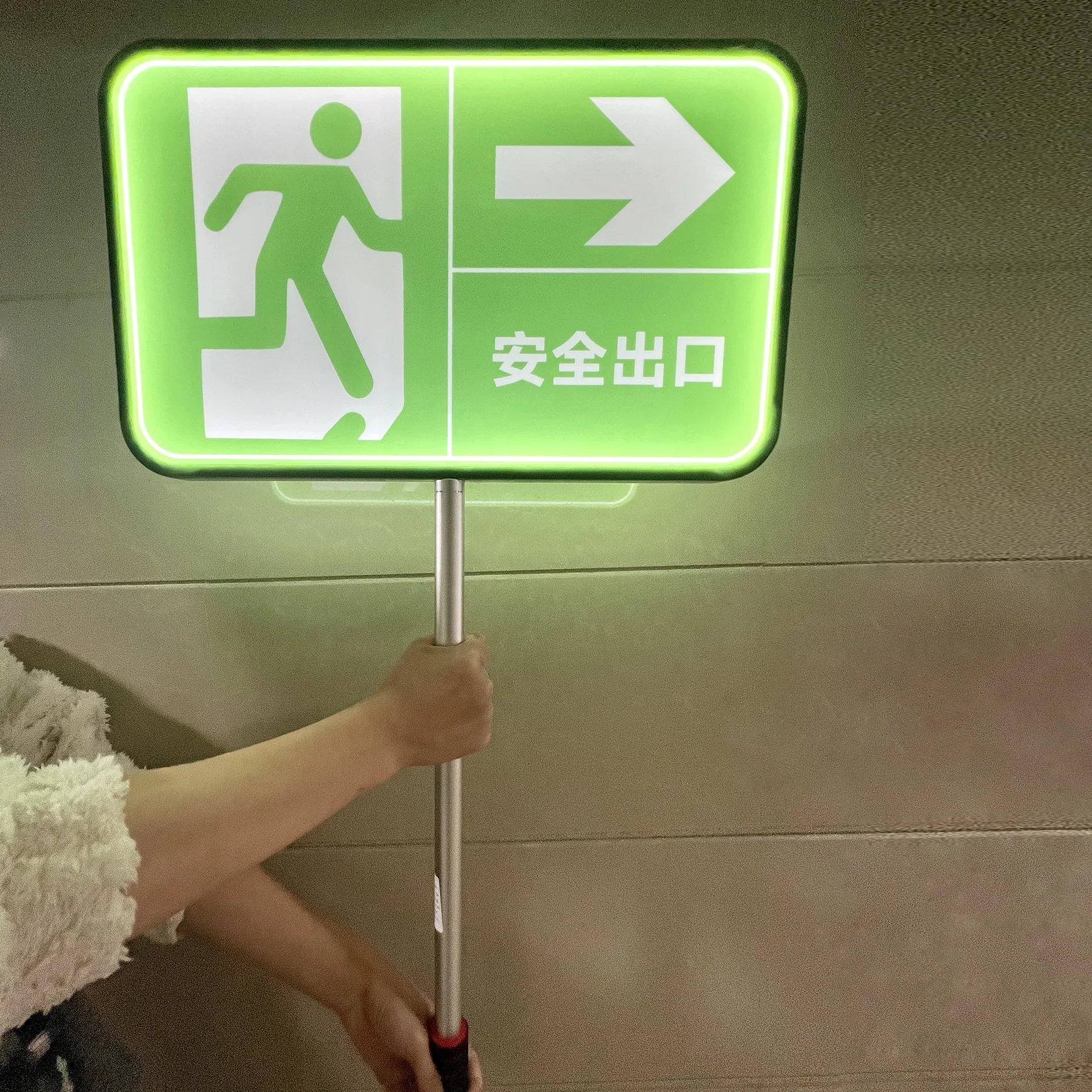 Human Mobile Billboard Portable Charging Light Box Handheld Guide