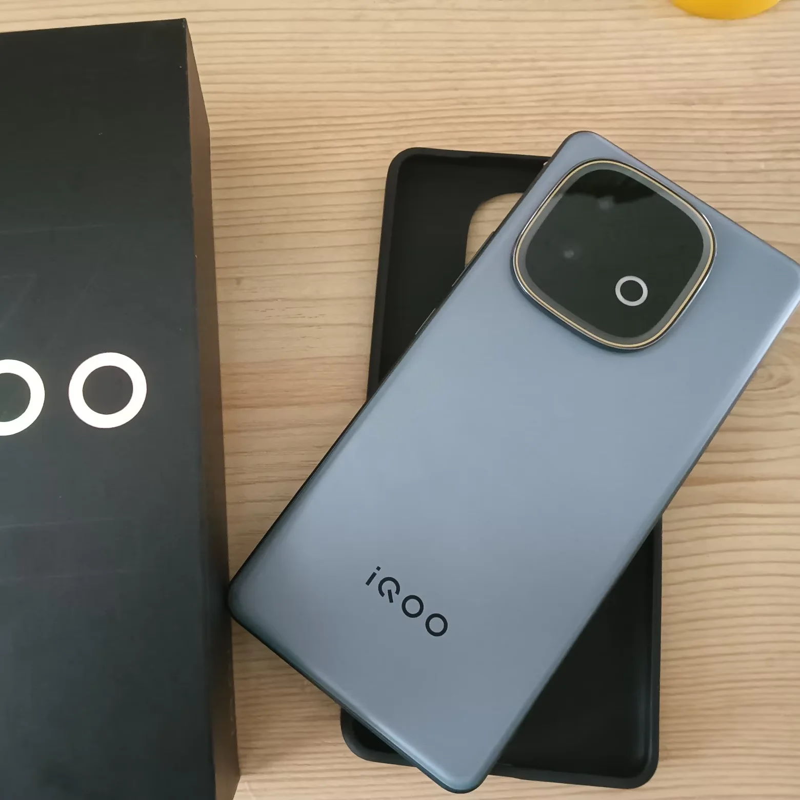 Discover the VIVO IQOO Z10 Turbo+ 5G Phone: 6.78