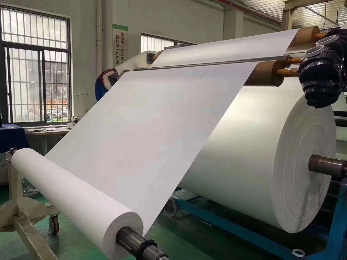 聚丙烯无纺布纺粘法ponded pe层压pe涂层的防护布隔离衣医疗