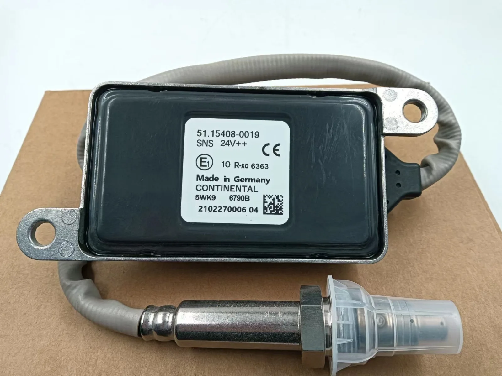 Truck Diesel Engine 24v Nitrogen Oxygen Sensor 51.15408-0019 5wk9 6790b ...