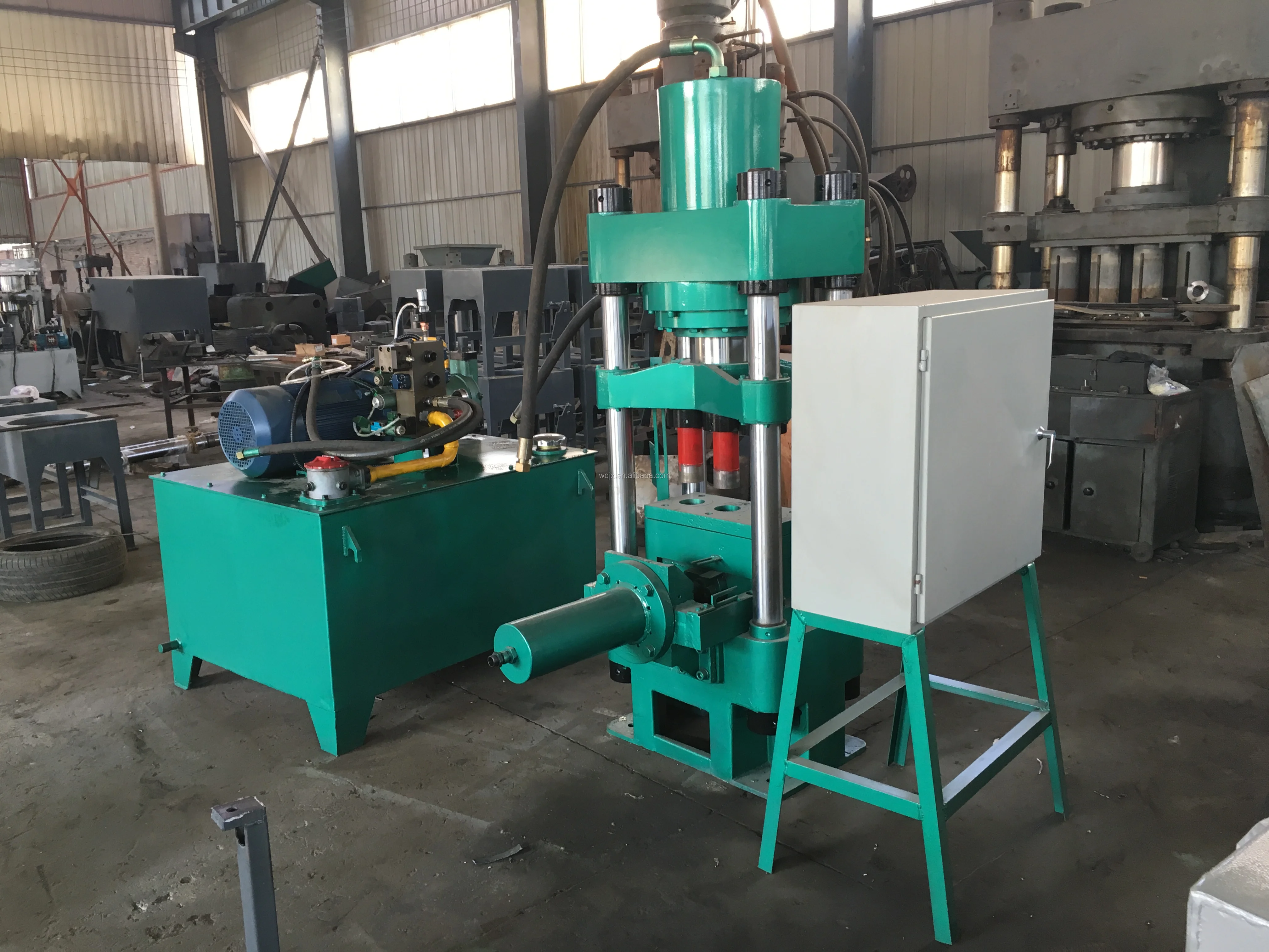 Wanqi Xy32500 Hydraulic Scrap Metal Chip Compactor Machine For