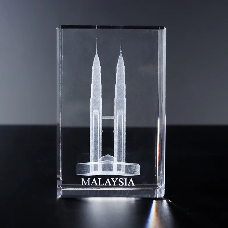 Custom 3D Photo Crystal Cube 8cm The Twin Towers Malaysia Laser Engraved Glass Trophy Polished Tourism Souvenir Gift Home Decor supplier