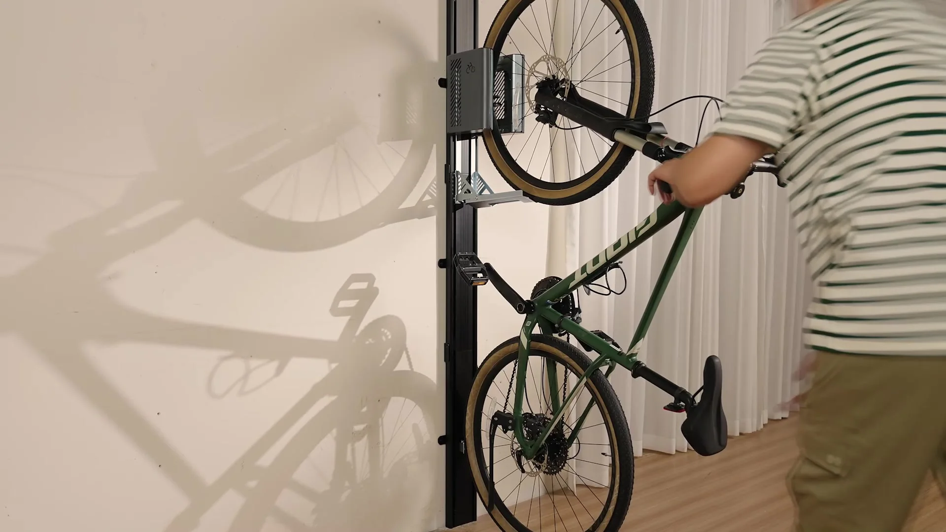 Gancio Portabici Verticale Da Parete – Acciaio, Regolabile, Porta 1 Bici, Carico Max 32 Kg