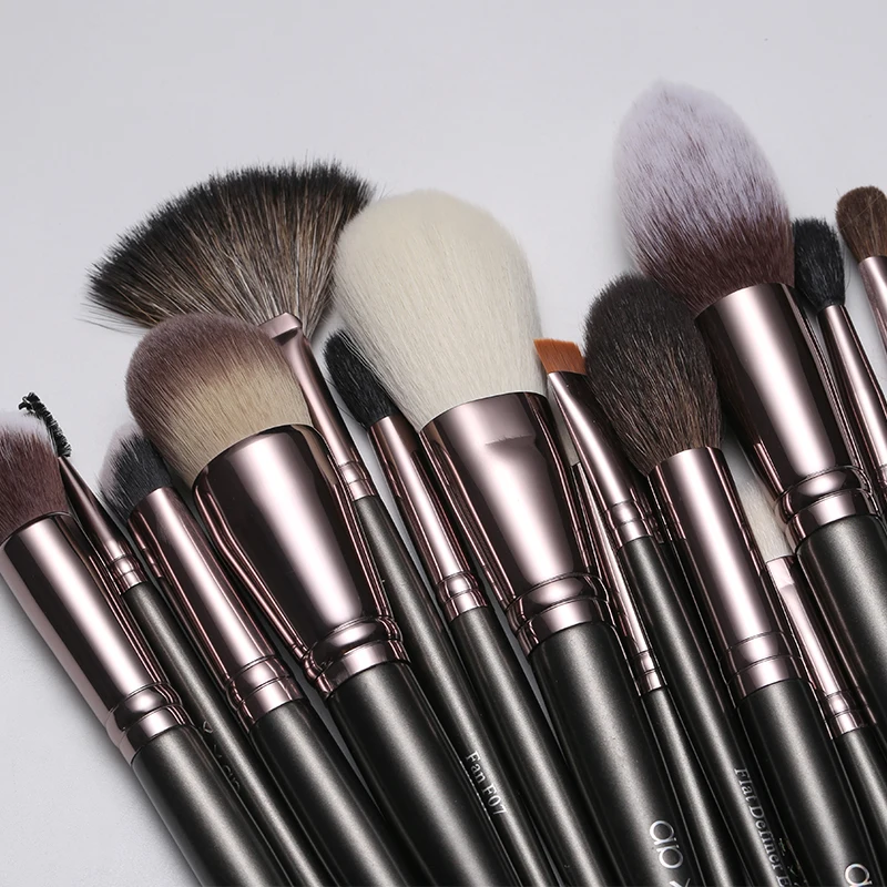 C010 Smudge Style Stylish Professional Fluffy Animal Hair Cosmetic