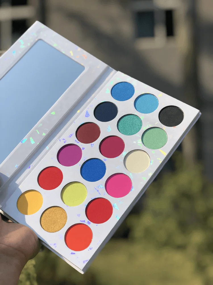 Oem Skin-friendly 18 Colors Long Lasting High Pigment Liquid Private Label White Custom Cheap Eye Shadow Eyeshadow Palette