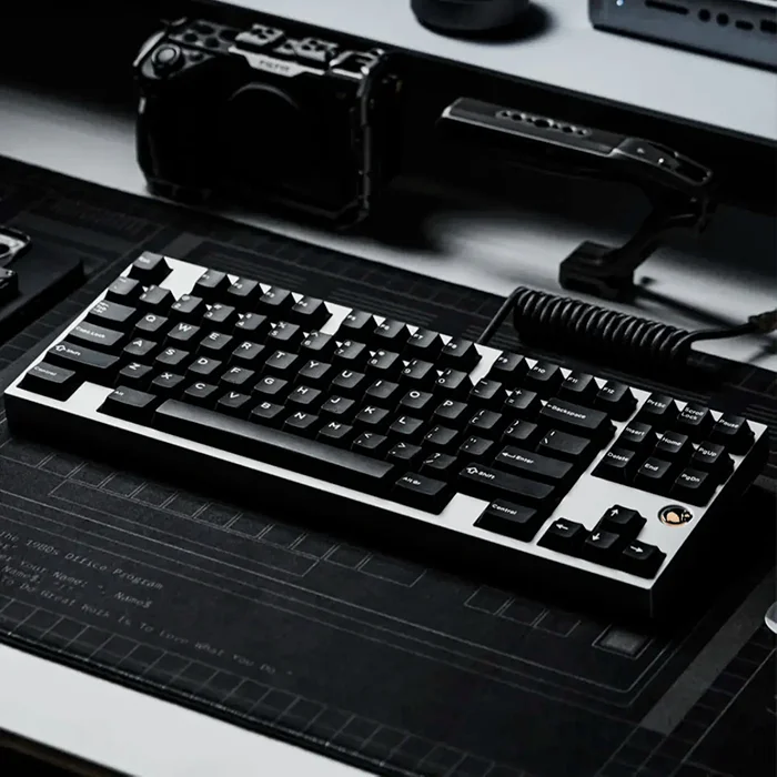 Qwertykeys Neo80 Cu Keyboard - RGB Backlit, Mechanical