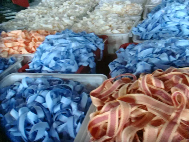 Mattress tape in the baskets.JPG