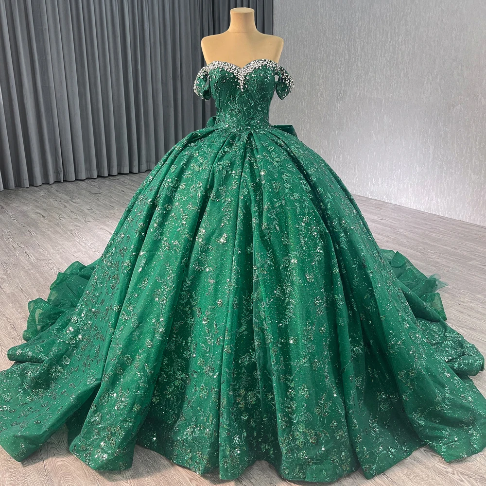 dark green quince dress Emerald Tulle Quinceanera Dresses Beaded Sequins Sweet 16 Puffy Tulle Ball Gown vestidos de quinceaera This dress is crafted from luxurious tulle Green Quinceanera Dresses - Light,