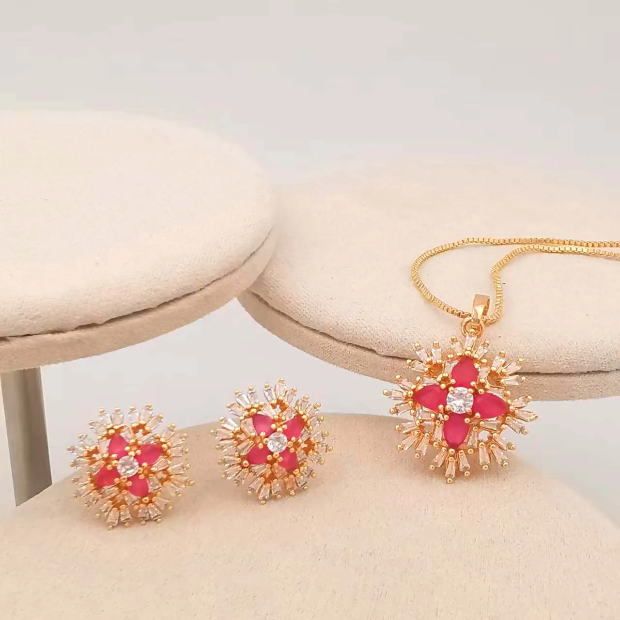 High Quality Factory Fashion Custom Wholesale Gold Plated Earring Necklace Ladies Wedding