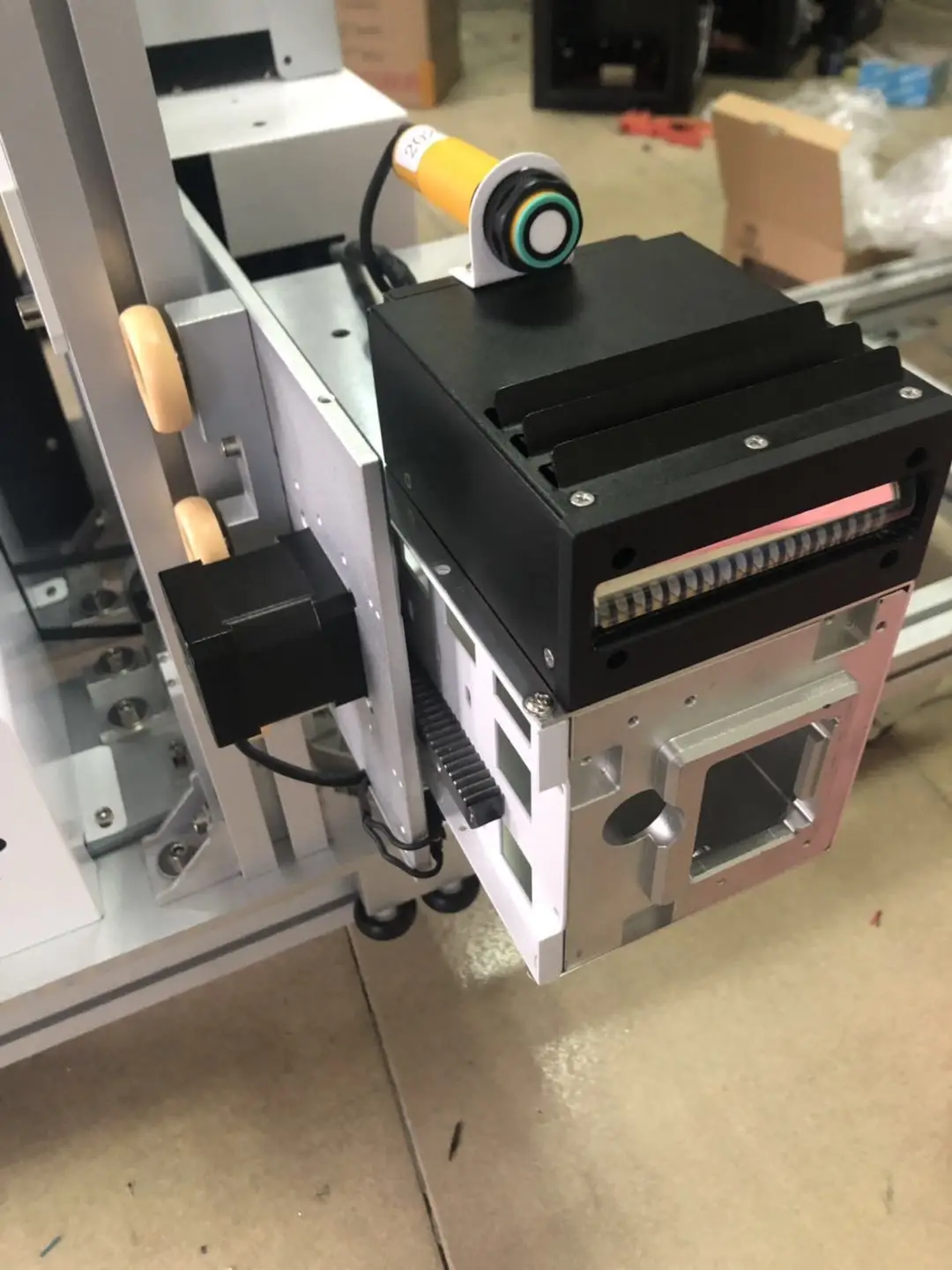 Nouvelle imprimante à jet d'encre UV verticale de mur de l'encre 3d