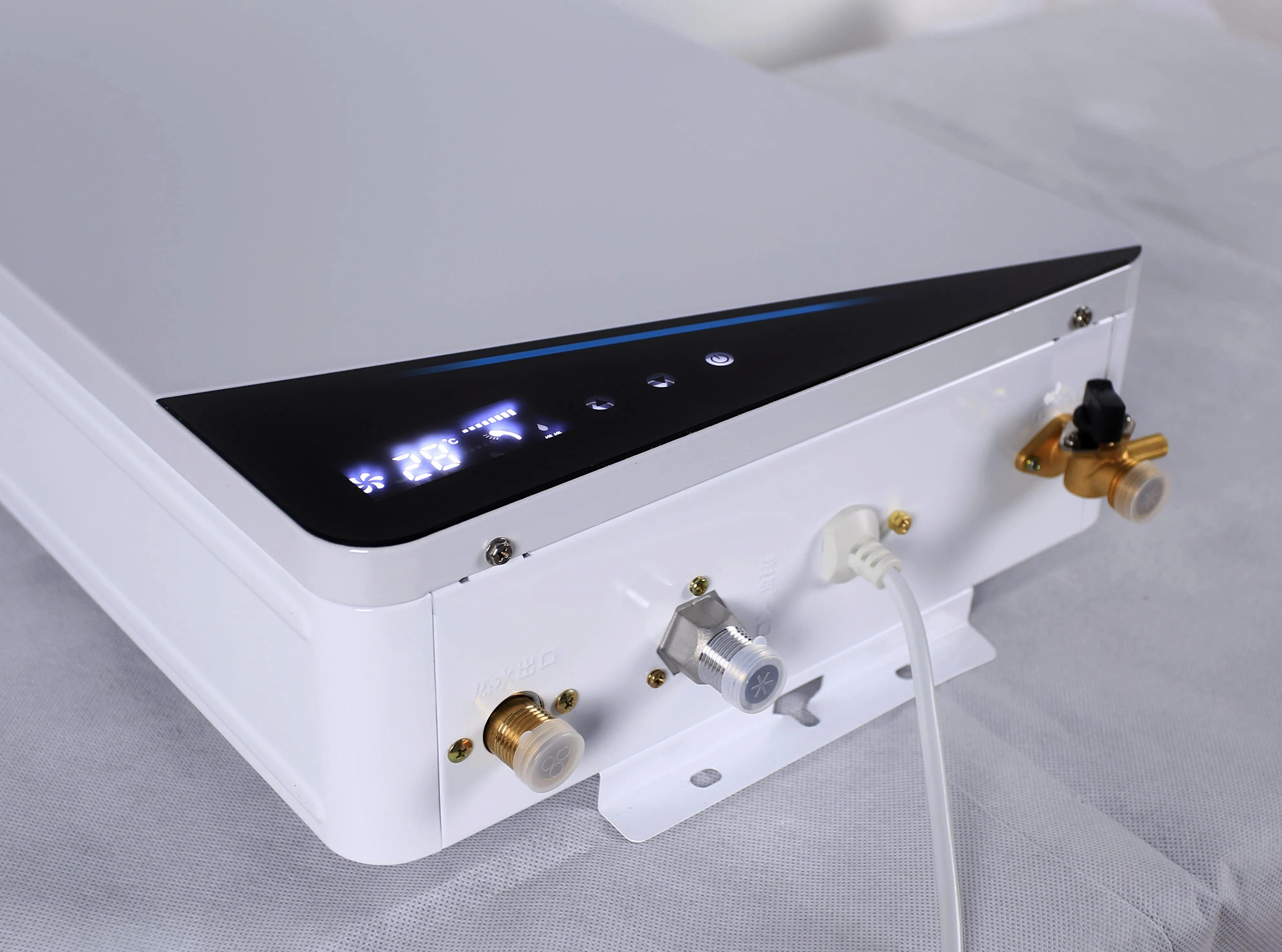 220V Tankless Gas Water Heater with 0.015Mpa-0.8MPa Water Pressure Start and Over 89% Heat Efficiency