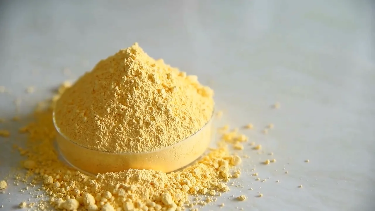 Химический желтый. Хромат свинца пигмент. Химический желтый. Желтый порошок. Желтые гранулы.