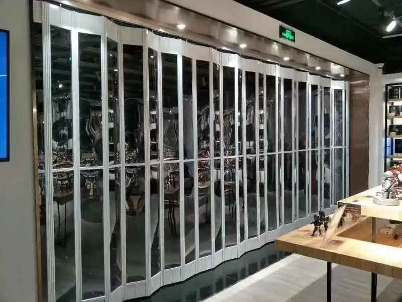 folding gate.jpg