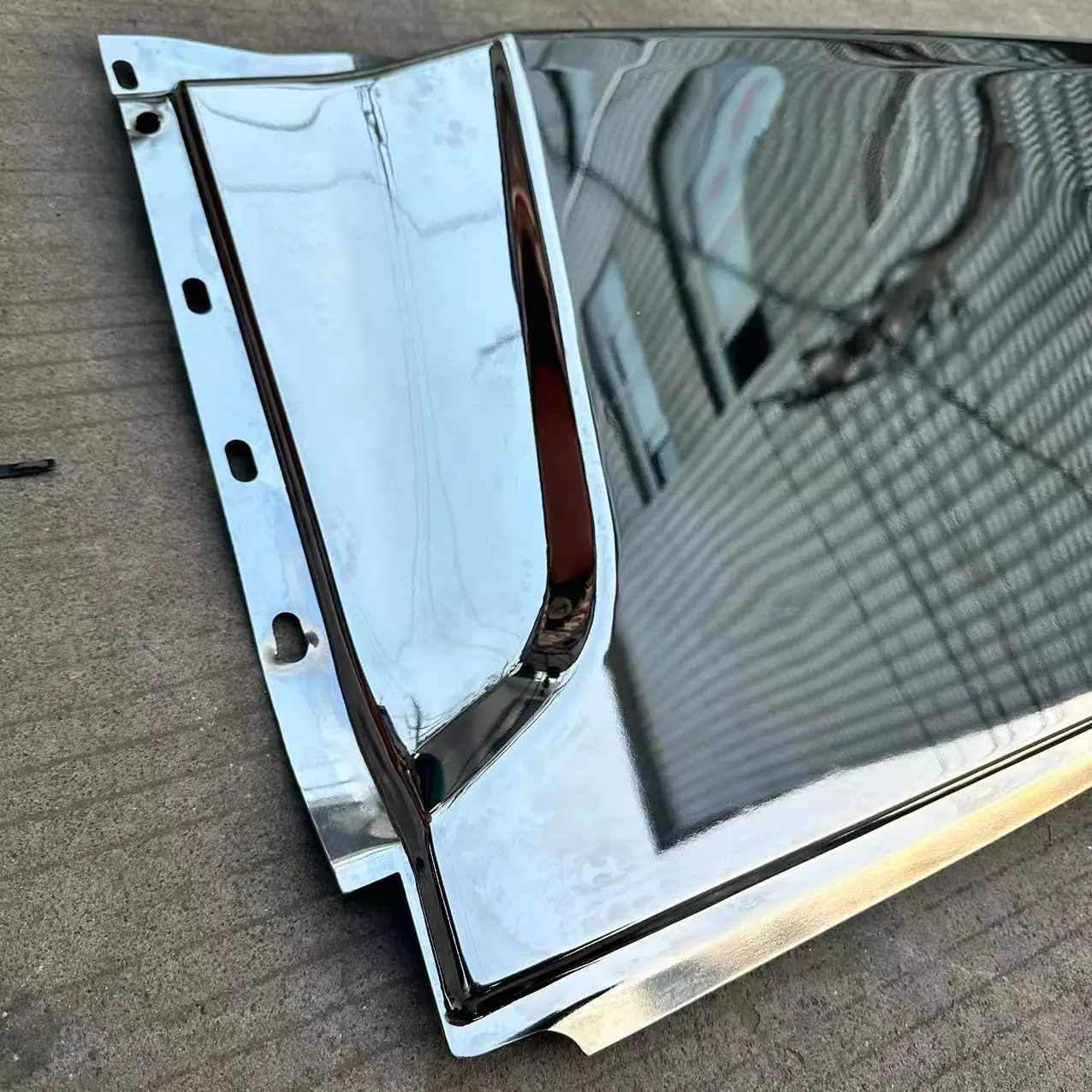 Japanese Truck Nissa UD/QUON Original Chrome-plated Sleeper Board supplier