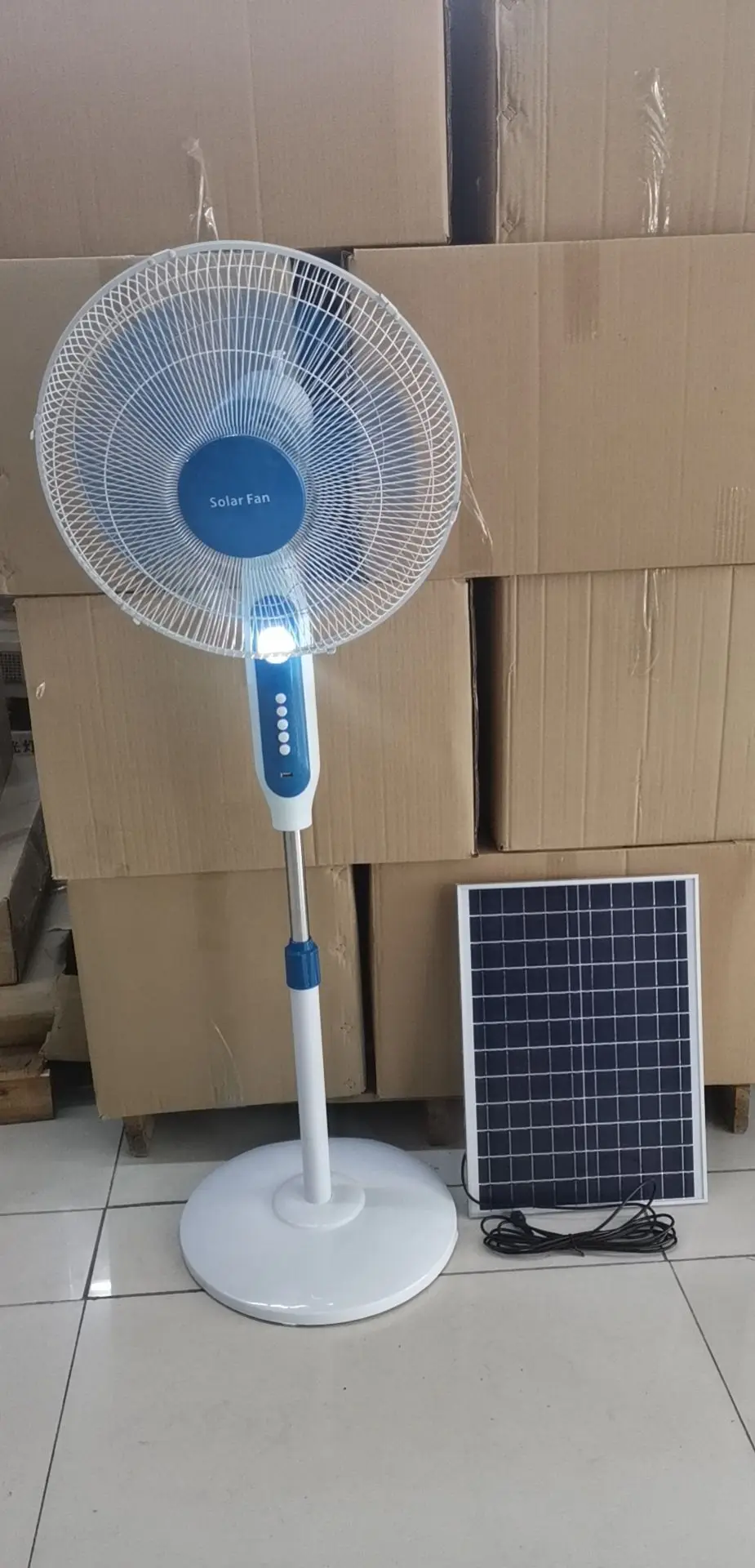 太阳能充电风扇