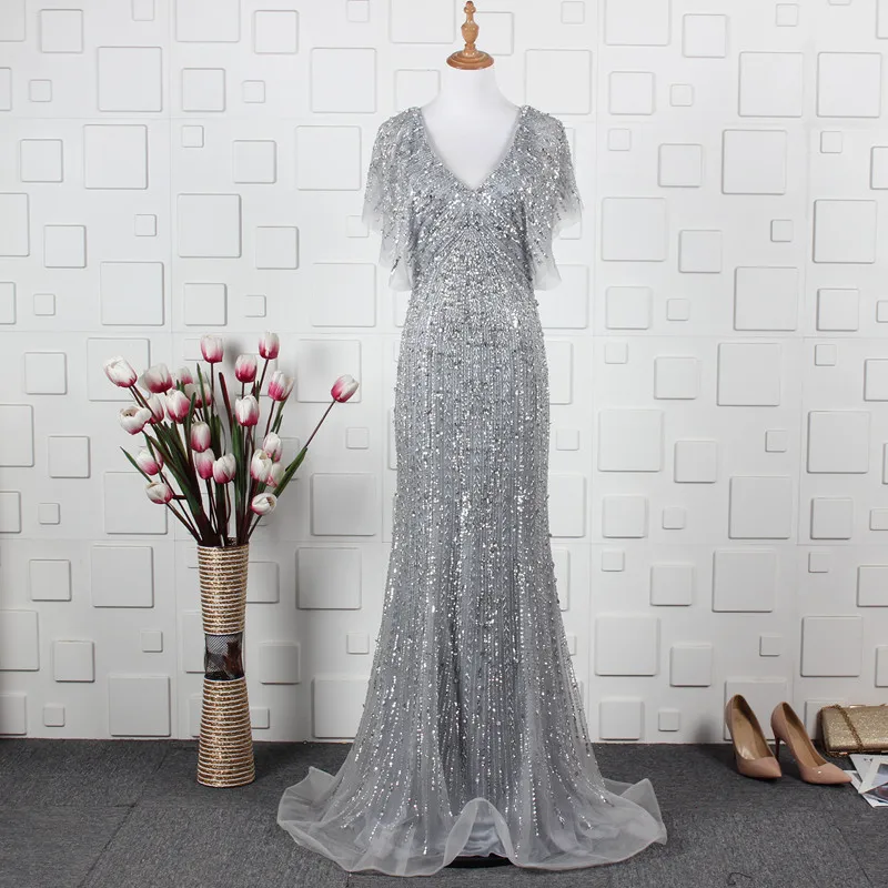 Silver Color Bridal Lehenga for Indian Bridal Wear | Hochzeit kleidung,  Kleider hochzeit, Pakistanische hochzeitskleider