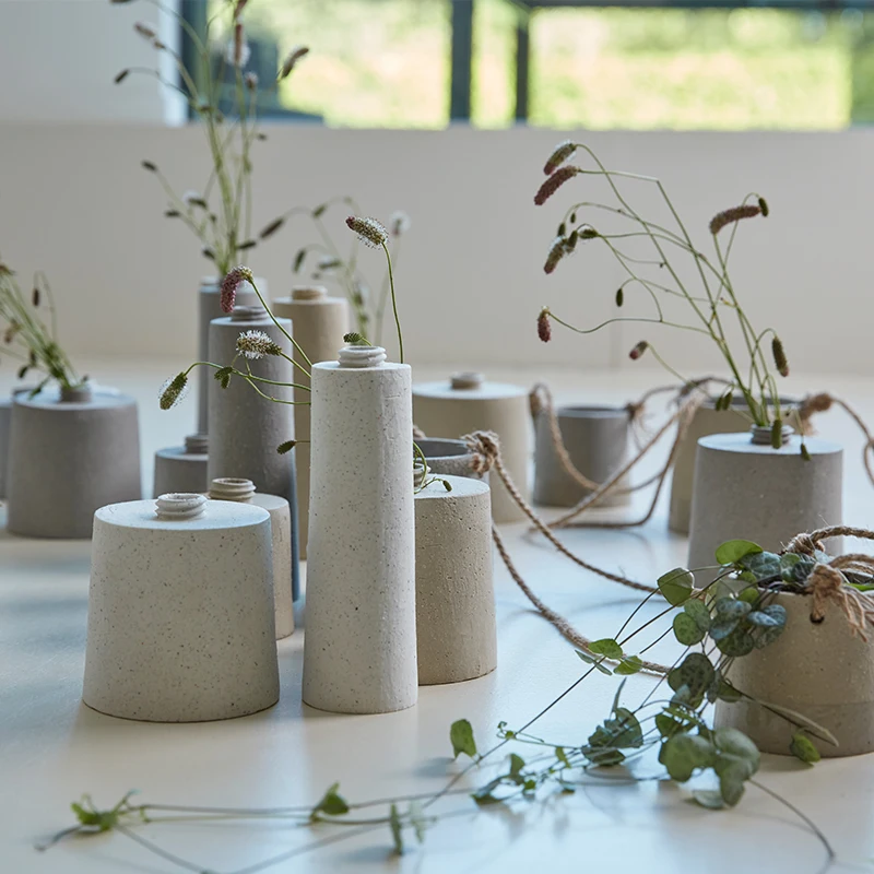 Home decor antique style cheap tall  concrete bud flower vases for living room.jpg