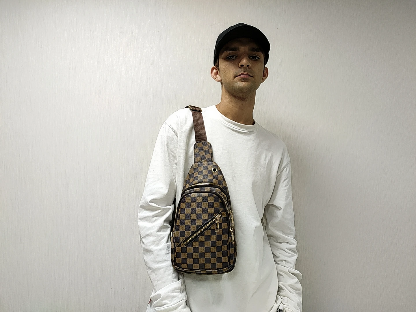 men's sling chest bag