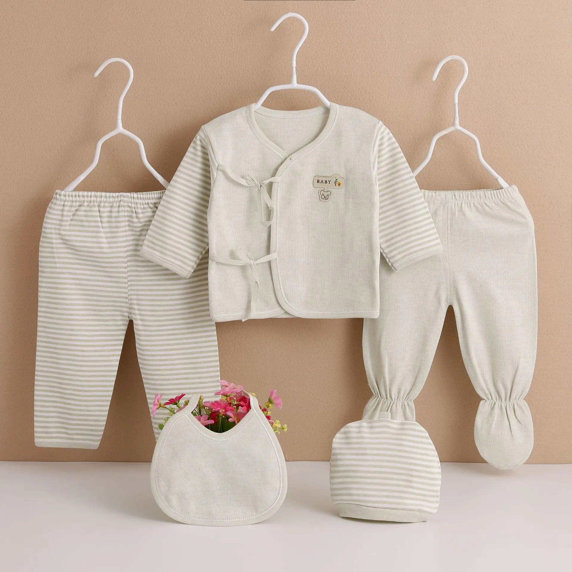 Wholesale Factory Price Newborn Baby Gift Clothes Set Infant Clothing