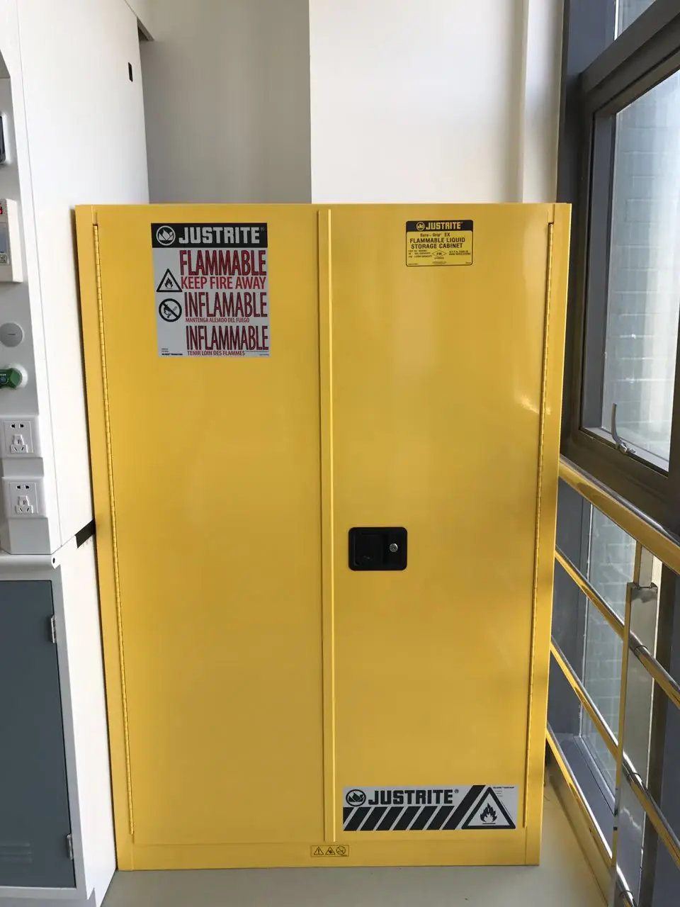 Certified Lab Equipment Metal Storage Safe Laboratory Buy